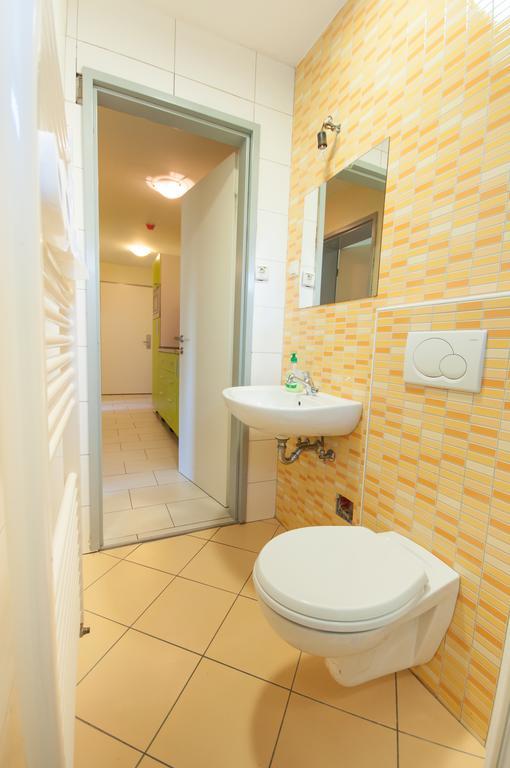 Simbol Rooms With Free Private Parking Ljubljana Chambre photo
