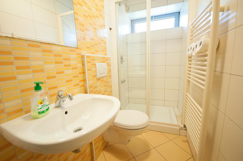 Simbol Rooms With Free Private Parking Ljubljana Chambre photo