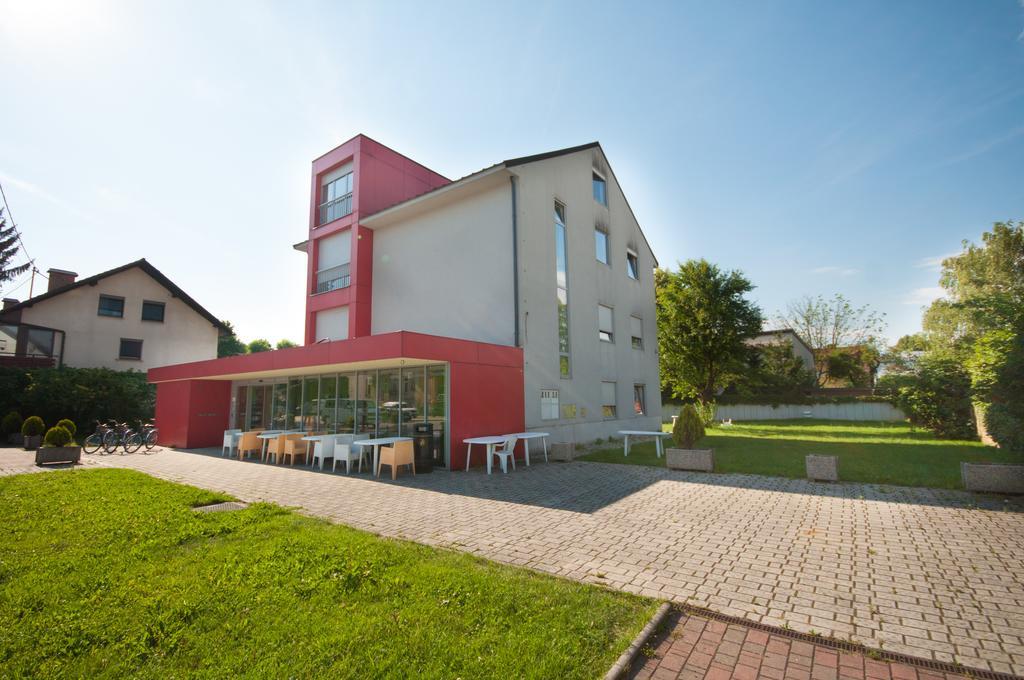 Simbol Rooms With Free Private Parking Ljubljana Extérieur photo