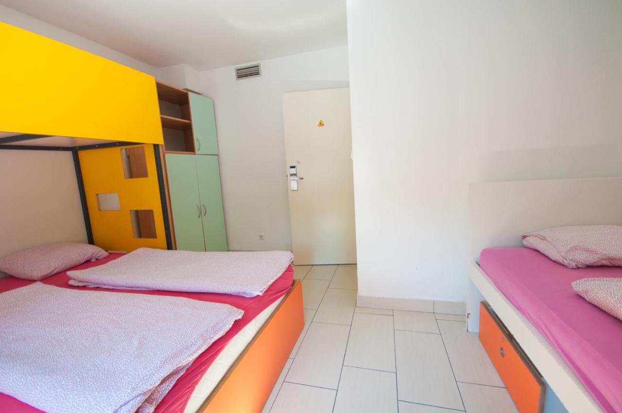 Simbol Rooms With Free Private Parking Ljubljana Chambre photo