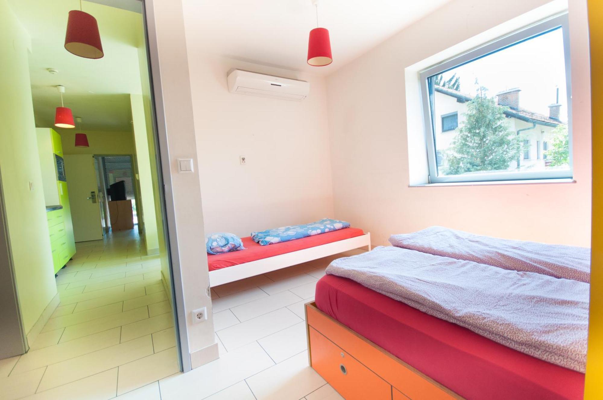 Simbol Rooms With Free Private Parking Ljubljana Chambre photo