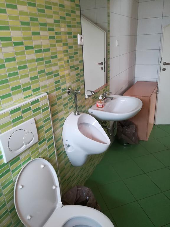 Simbol Rooms With Free Private Parking Ljubljana Extérieur photo